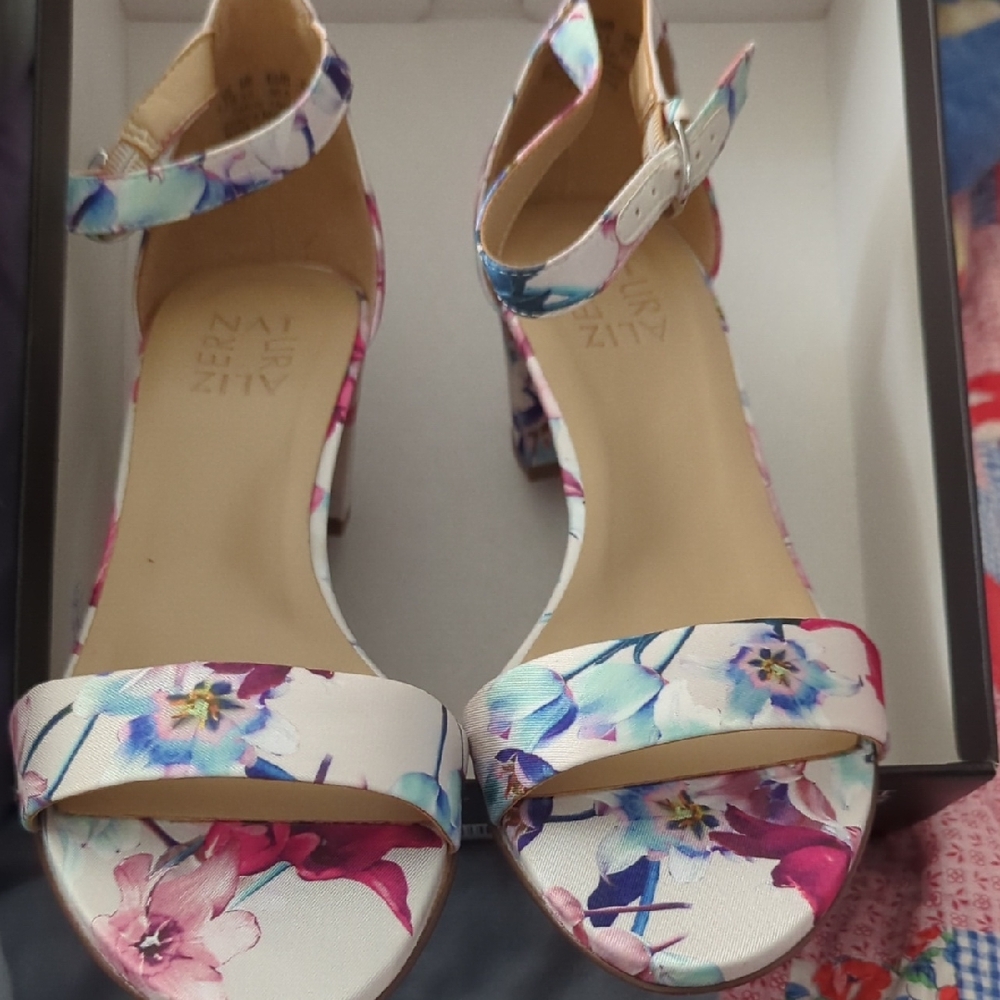 Naturalizer Floral White and Pink Sandals